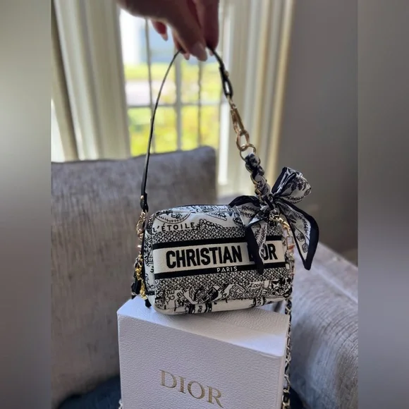 ❤️‍🔥Christian Dior GWP authentic⭐️ Embroidered Cosmetic Pouch/